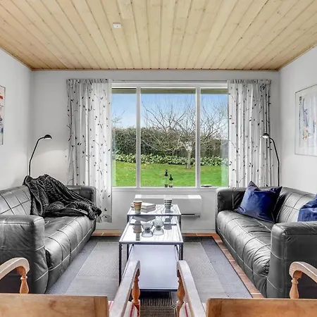 Nice In With 3 Bedrooms And Wifi Ferienhaus *