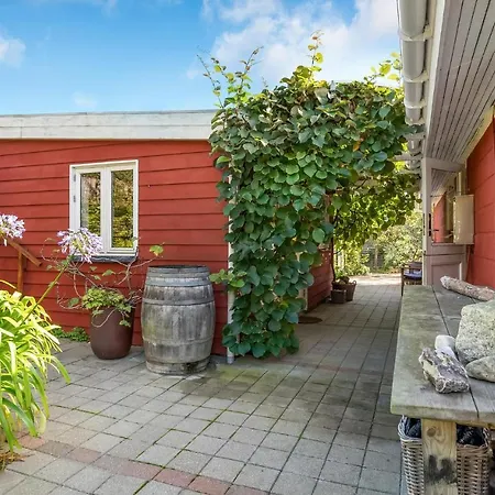 Nice In With 3 Bedrooms And Wifi *