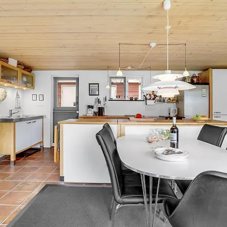 Nice In With 3 Bedrooms And Wifi Ferienhaus
